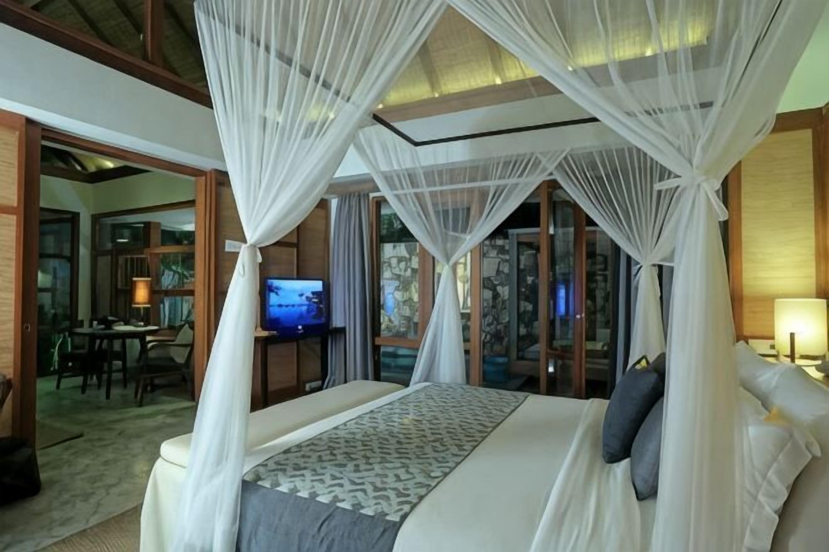 1 bedroom, premium bedding, minibar, in-room safe