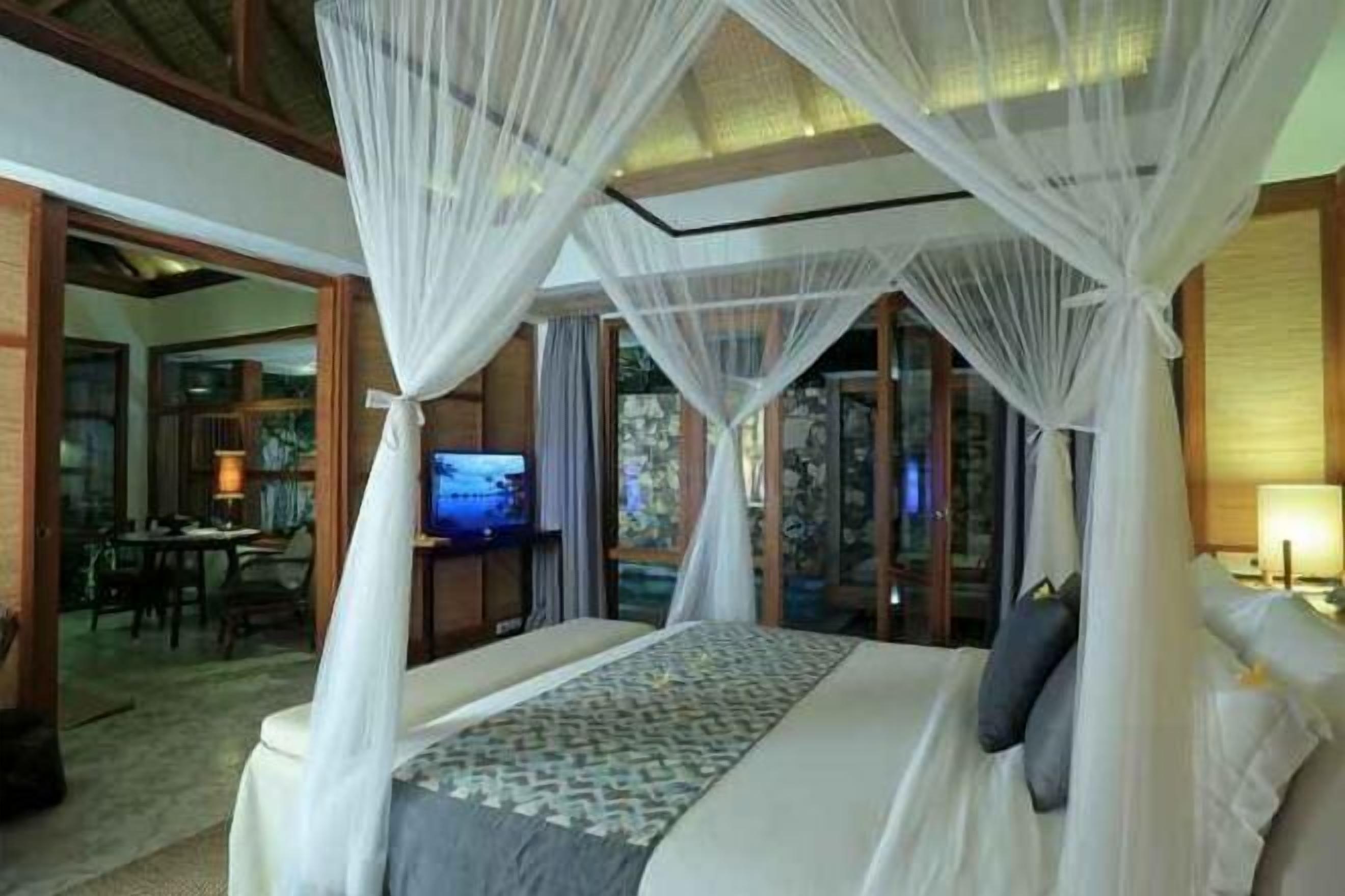 1 bedroom, premium bedding, minibar, in-room safe
