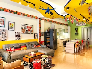 Lobby sitting area - F One B&B (Wujie)