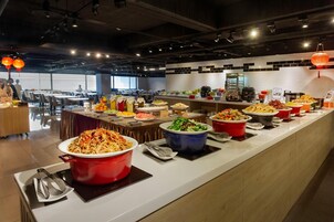 Dagelijks ontbijt met lokale gerechten (TWD 300 per persoon)