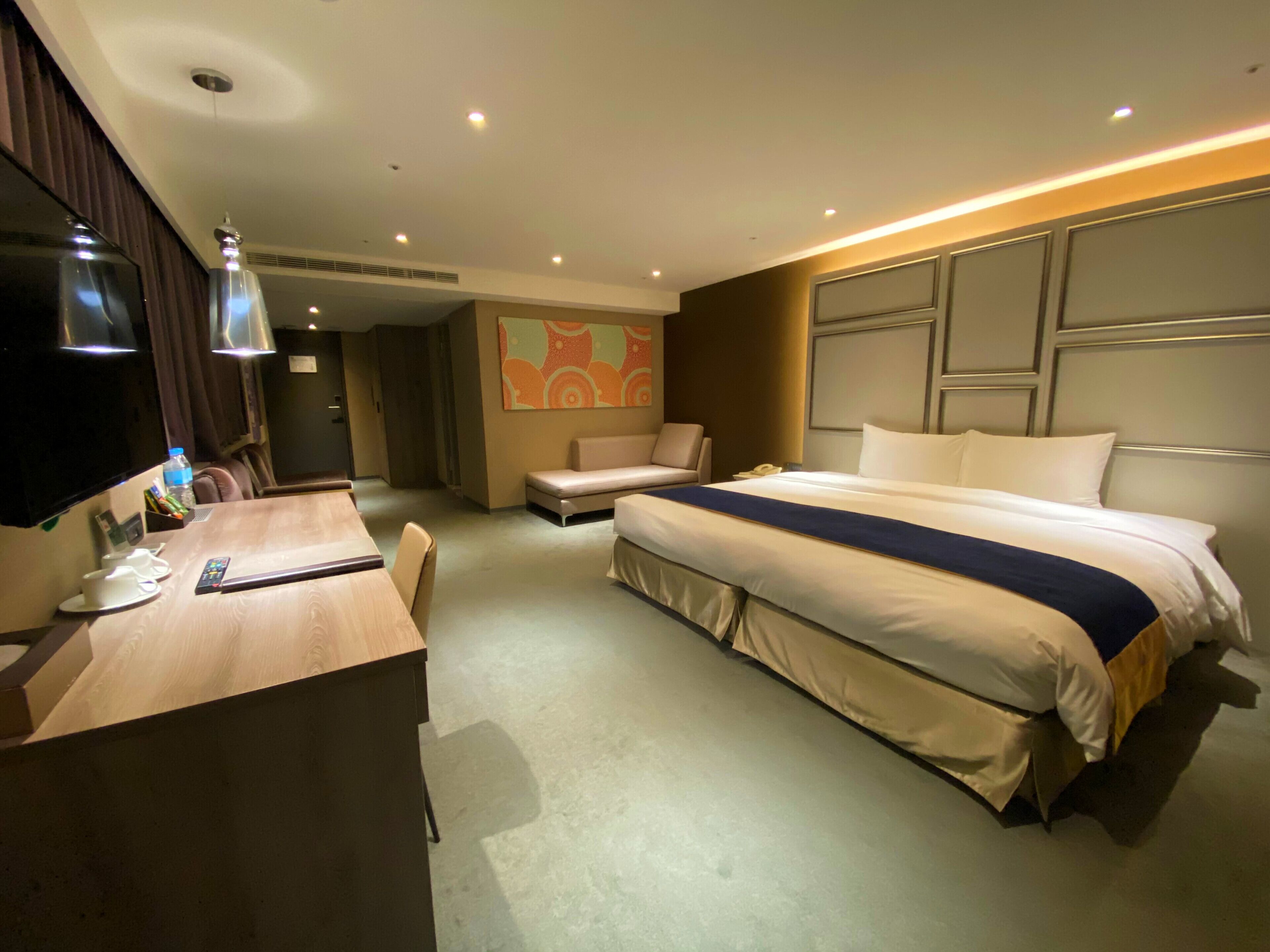 executive double room, 1 king bed | in-room safe, desk, blackout curtains, free wifi