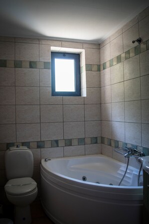 Villa, 2 Bedrooms, Private Pool, Sea View | Bathroom