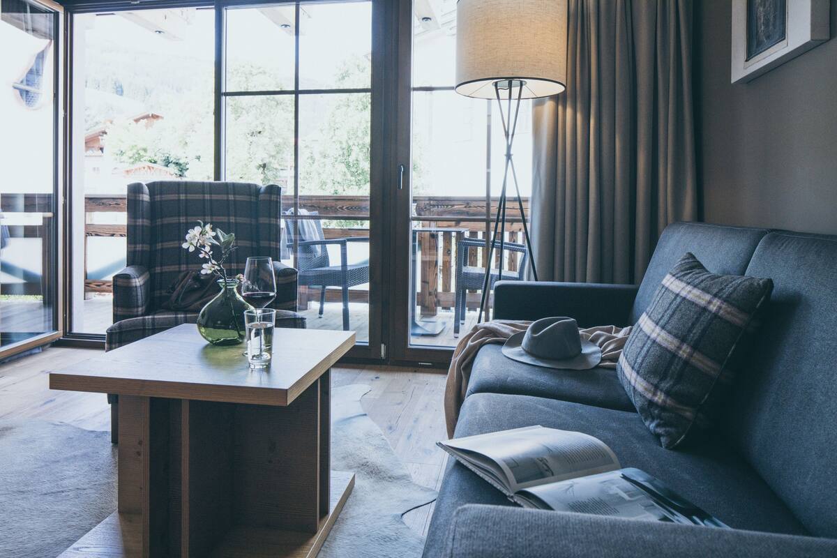 Comfort Apartment, 2 Bedrooms, City View (NO 6, Family Apartment L) | Living room | Flat-screen TV
