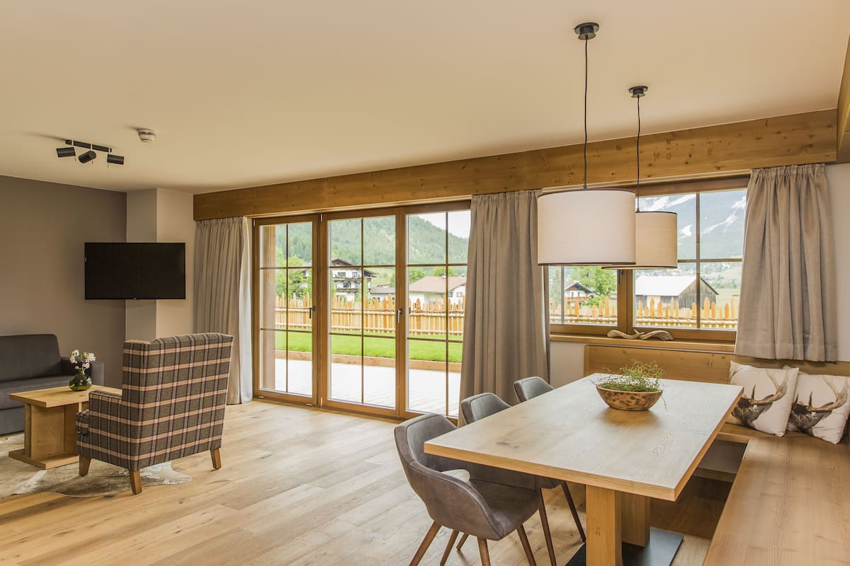 Chalet, 3 chambres (NO 16, Mountain Chalet, Stockbett) | Salle de séjour | Télévision à écran plat