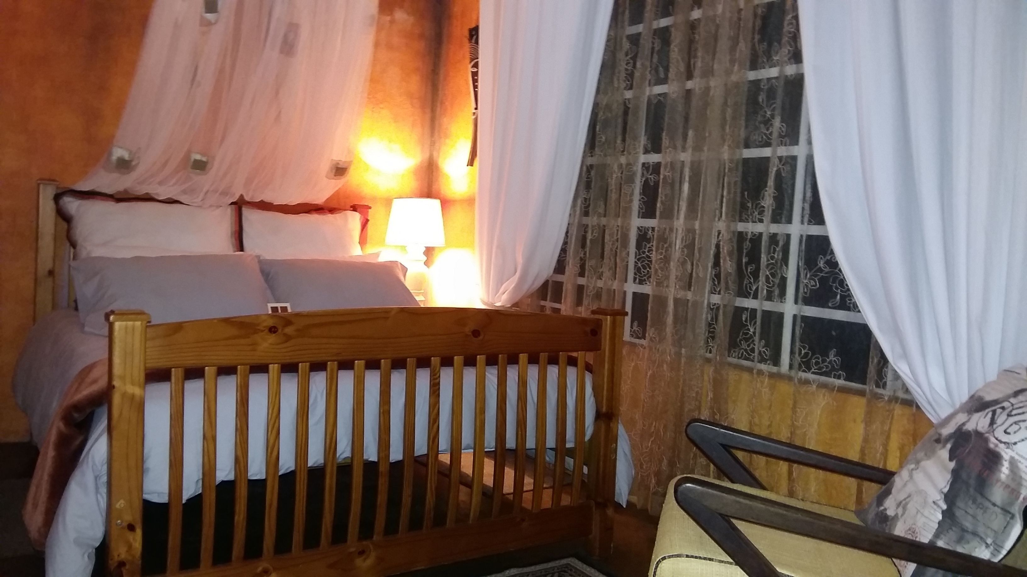 Decoración personalizada, muebles diferentes y escritorio 