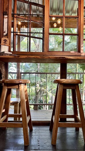 TREE HOUSE  | 客室内のダイニングエリア