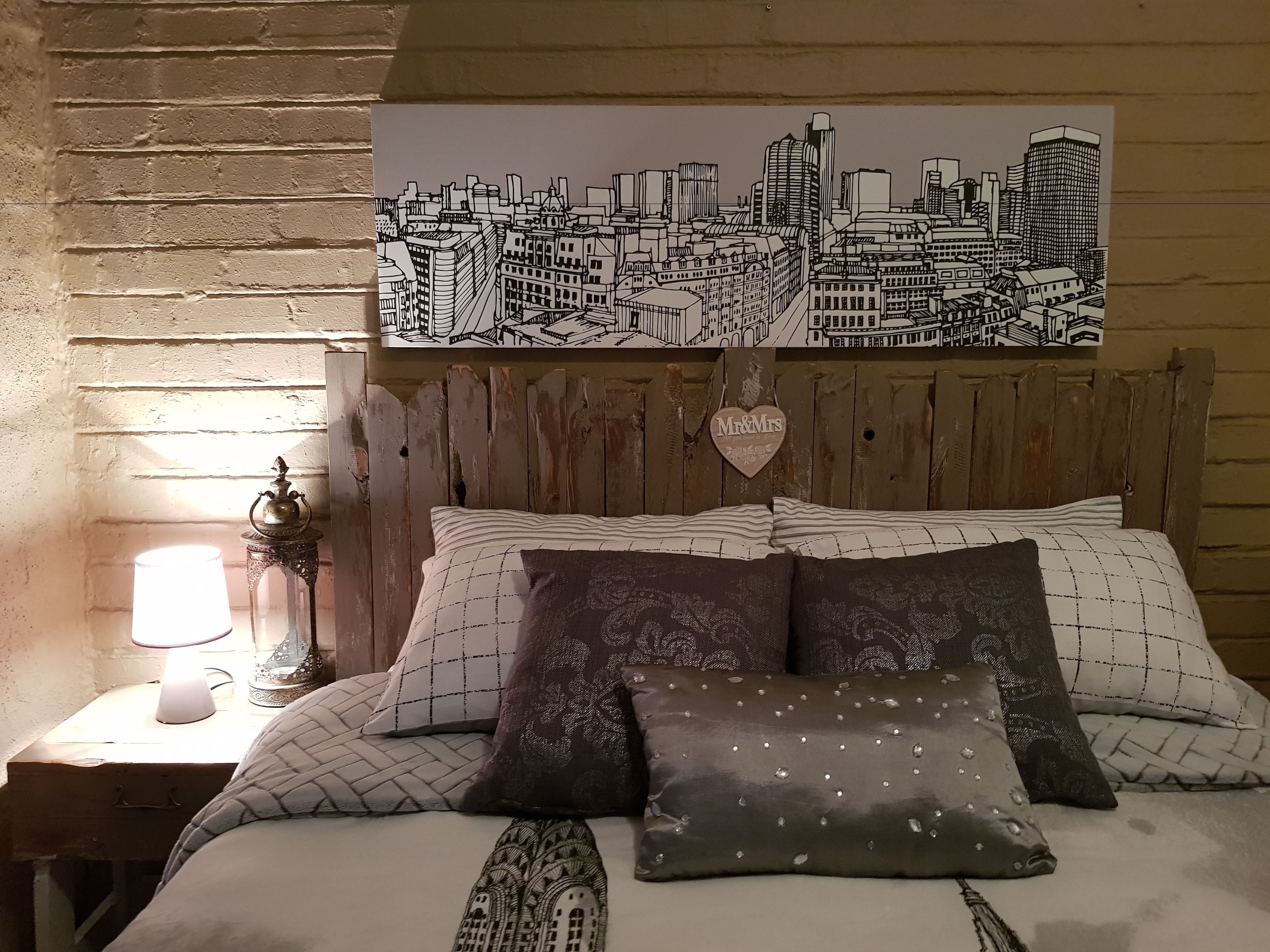 Decoración personalizada, muebles diferentes y escritorio 