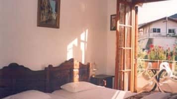 Habitación estándar | Tabla de planchar con plancha, wifi gratis y ropa de cama