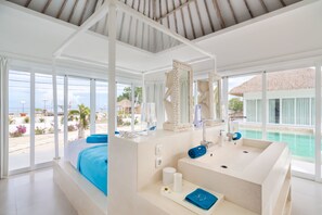 Bungalow Deluxe, vista a la alberca, junto a la playa | Ropa de cama de alta calidad, camas Select Comfort y minibar 