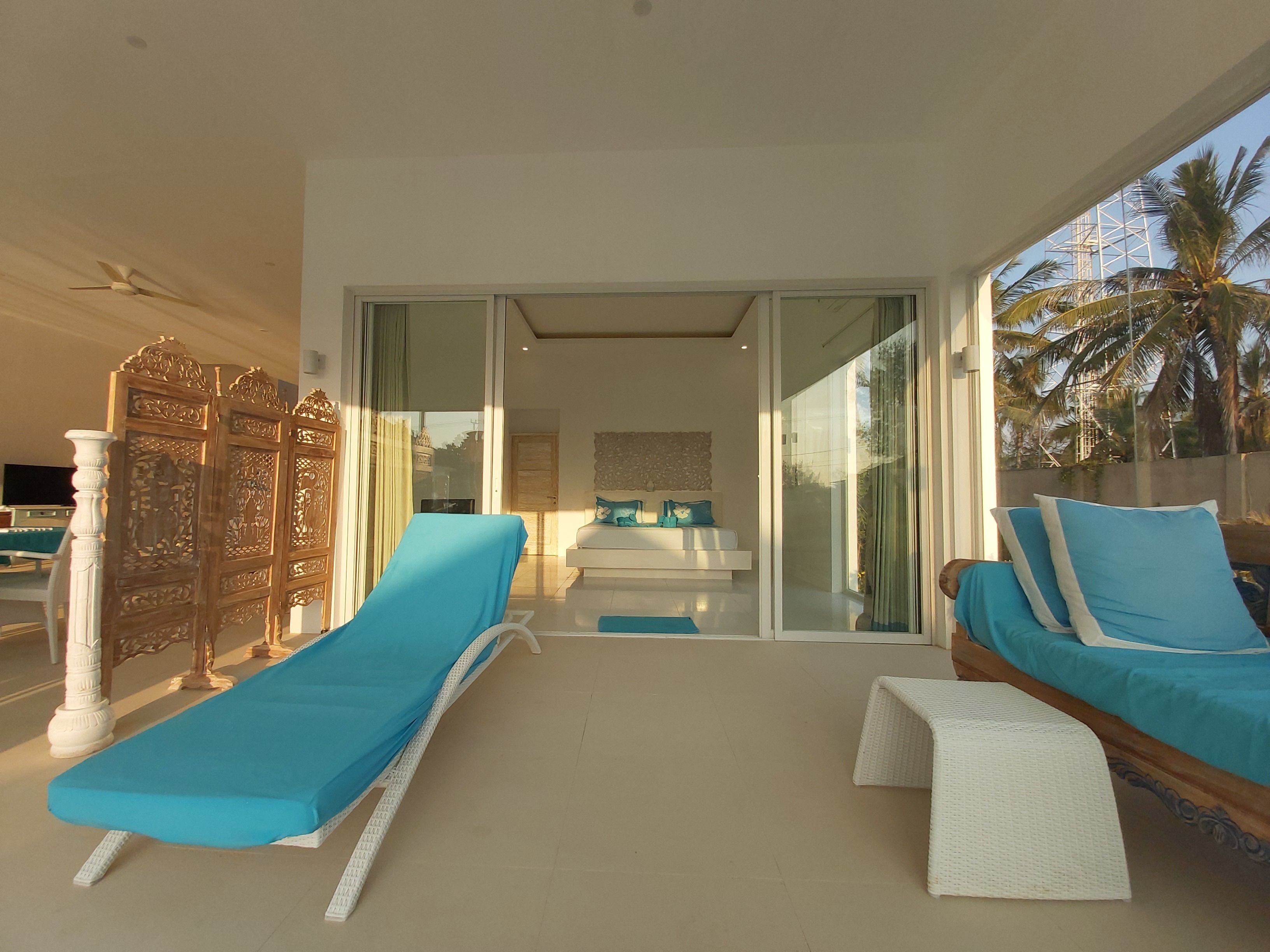 Sea View Suite | Premium bedding, Select Comfort beds, minibar, in-room safe