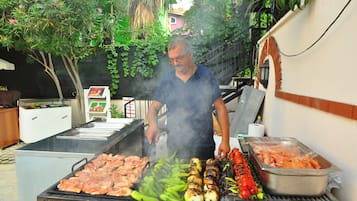 Breakfast, lunch, dinner served; international cuisine