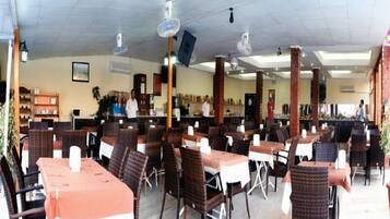 Frühstück, Mittagessen, Abendessen, internationale Küche