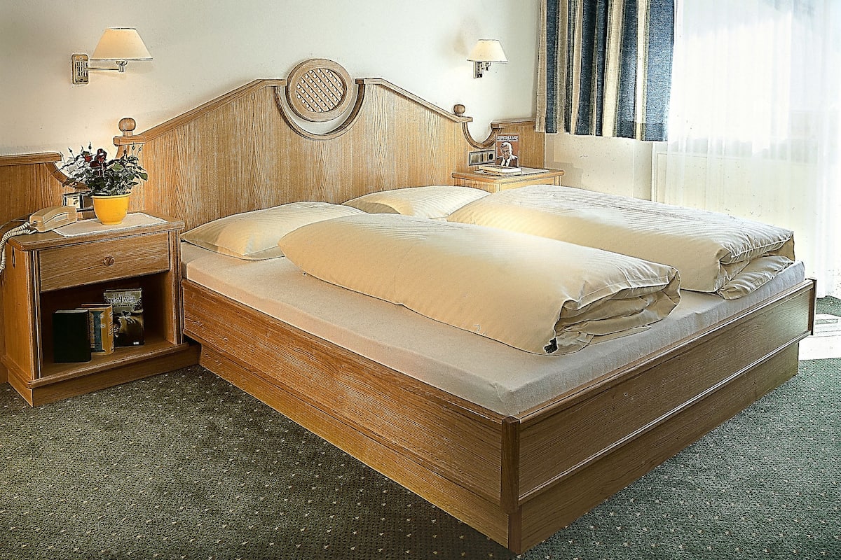 Premium Double Room | Desk, cribs (surcharge), WiFi (free), bed sheets