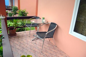 Balcony - Baan Longhaad - Hostel (Ko Lanta)