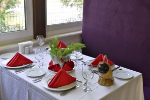 4 restaurantes: opção de café da manhã, almoço e jantar