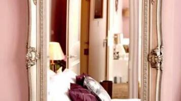 Desk, free cots/infant beds, free WiFi, bed sheets