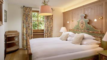 Familienapartment, 2 Schlafzimmer, Balkon, Bergblick | Hochwertige Bettwaren, Minibar, Zimmersafe, Schreibtisch