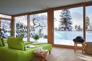 Couples treatment rooms, sauna, hot tub, steam room, body treatments