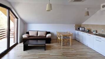 Studio | Wohnbereich | Flachbildfernseher