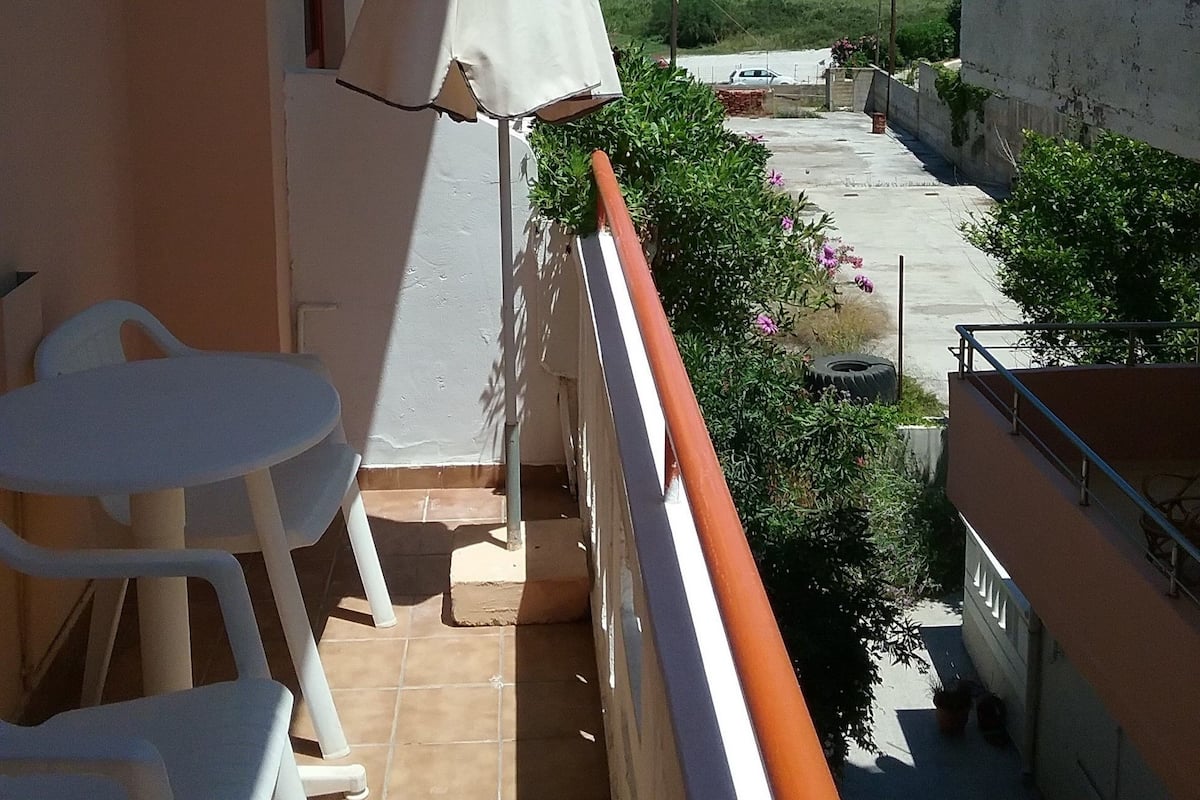 Studio Double Side sea view | Soundproofing, iron/ironing board, WiFi (free), bed sheets