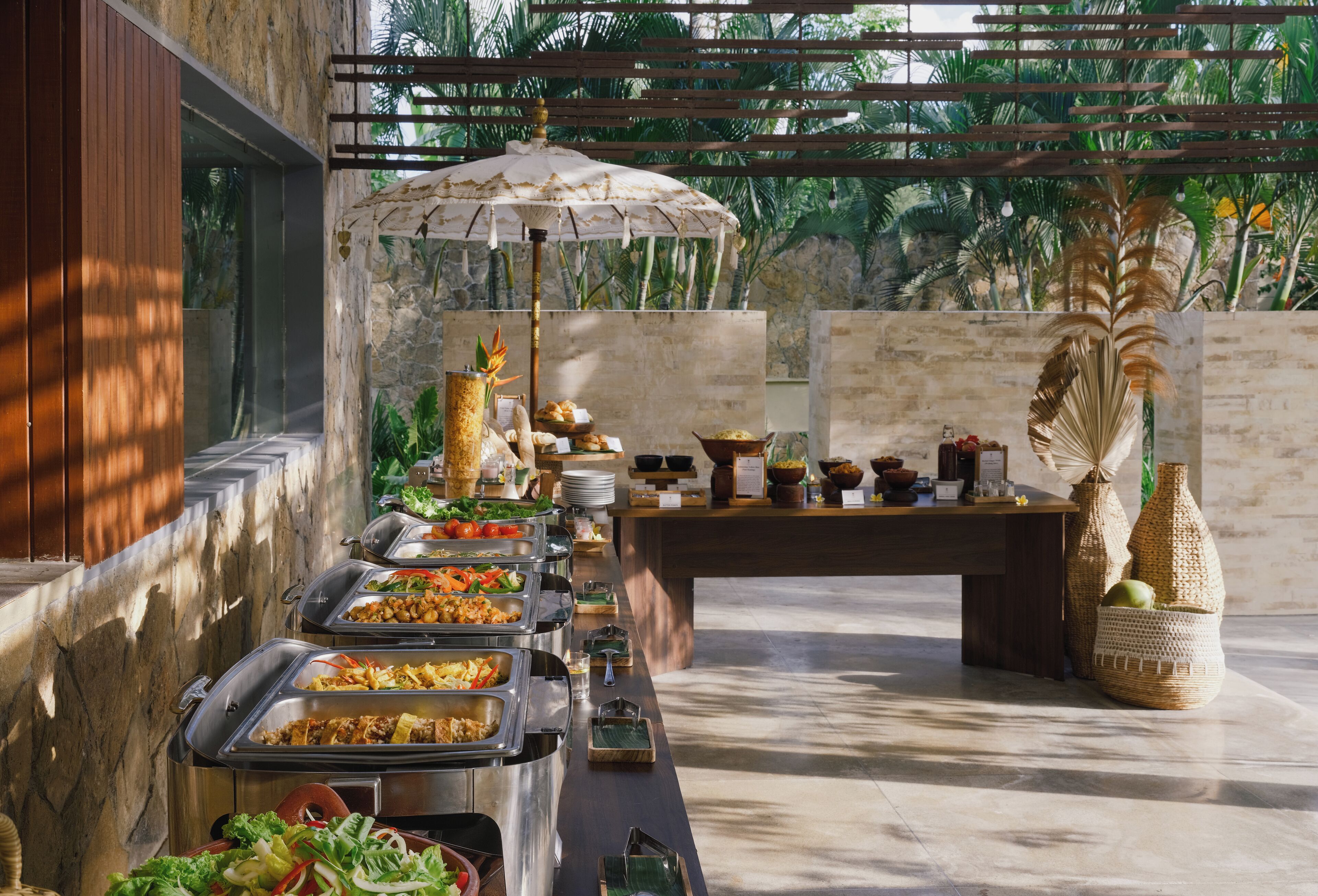 breakfast, lunch, dinner served; international cuisine, garden views