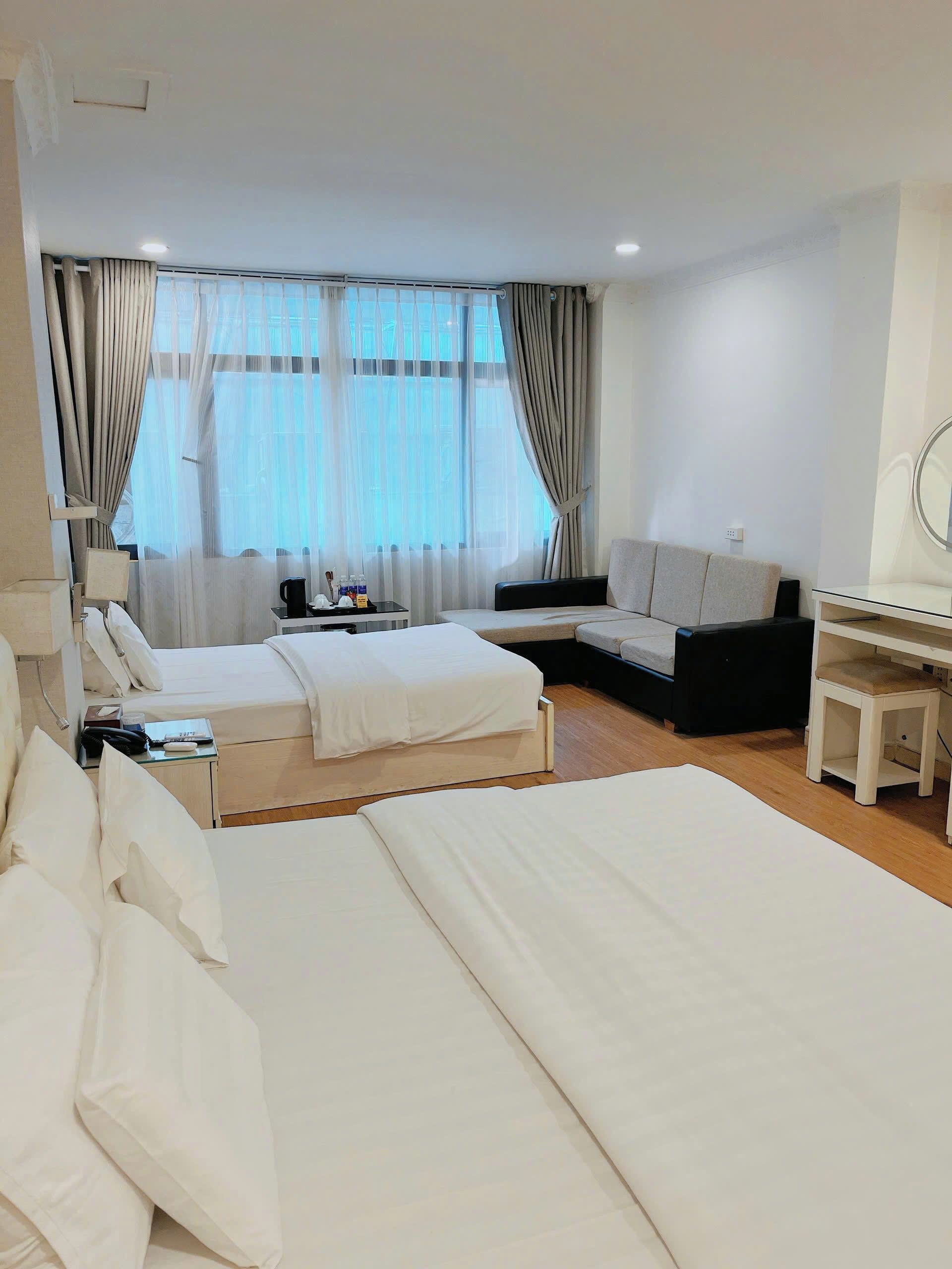 Familjerum | Minibar, mörkläggningsgardiner, strykjärn/strykbräda och gratis wi-fi