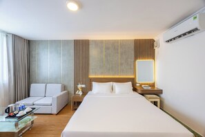 Minibar, blackout drapes, iron/ironing board, free WiFi - A25 Hotel - 307 Ly Tu Trong (Ho Chi Minh City)