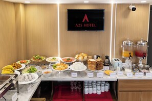 Free daily buffet breakfast