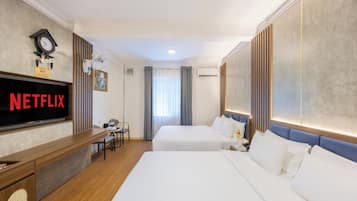 Suite Vip Room | Minibar, blackout drapes, iron/ironing board, free WiFi