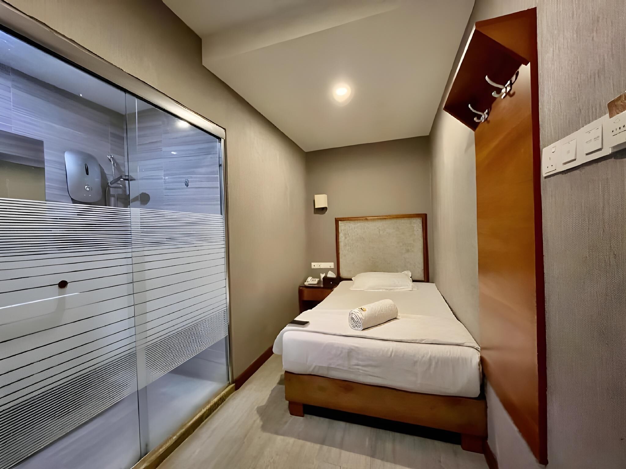 Shower, free toiletries, hair dryer, bathrobes