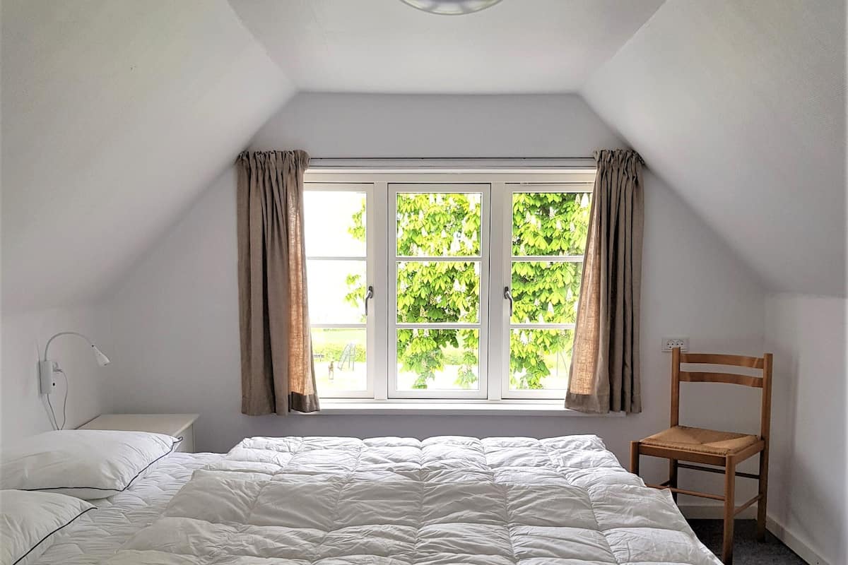 Apartemen, 2 kamar tidur, teras, pemandangan laut (C) | 1 kamar tidur, meja kerja, Wi-Fi gratis, dan seprai linen