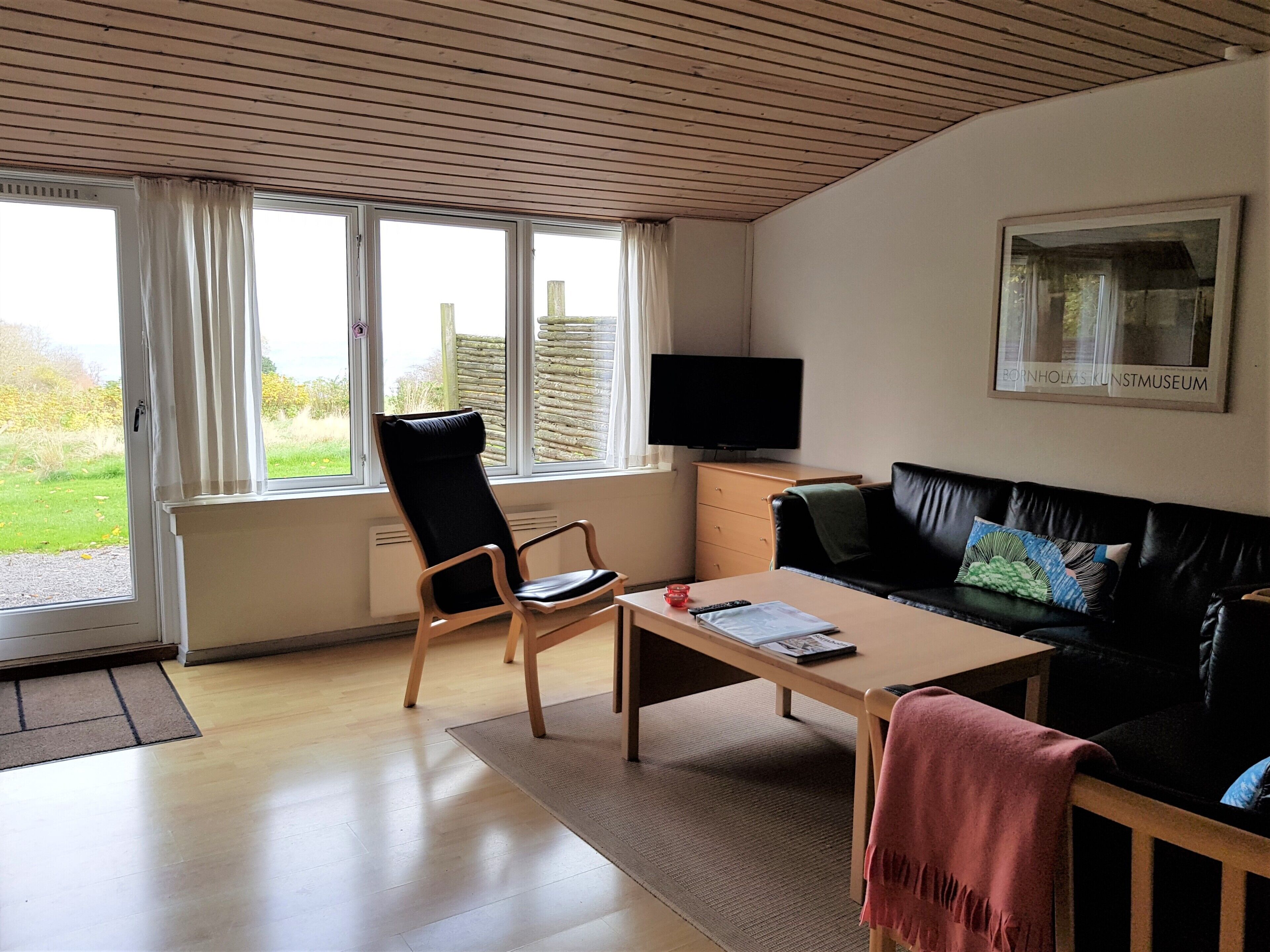 apartment, 3 bedrooms, terrace, sea view (d) | living area | 20-inch flat-screen tv with cable channels, tv