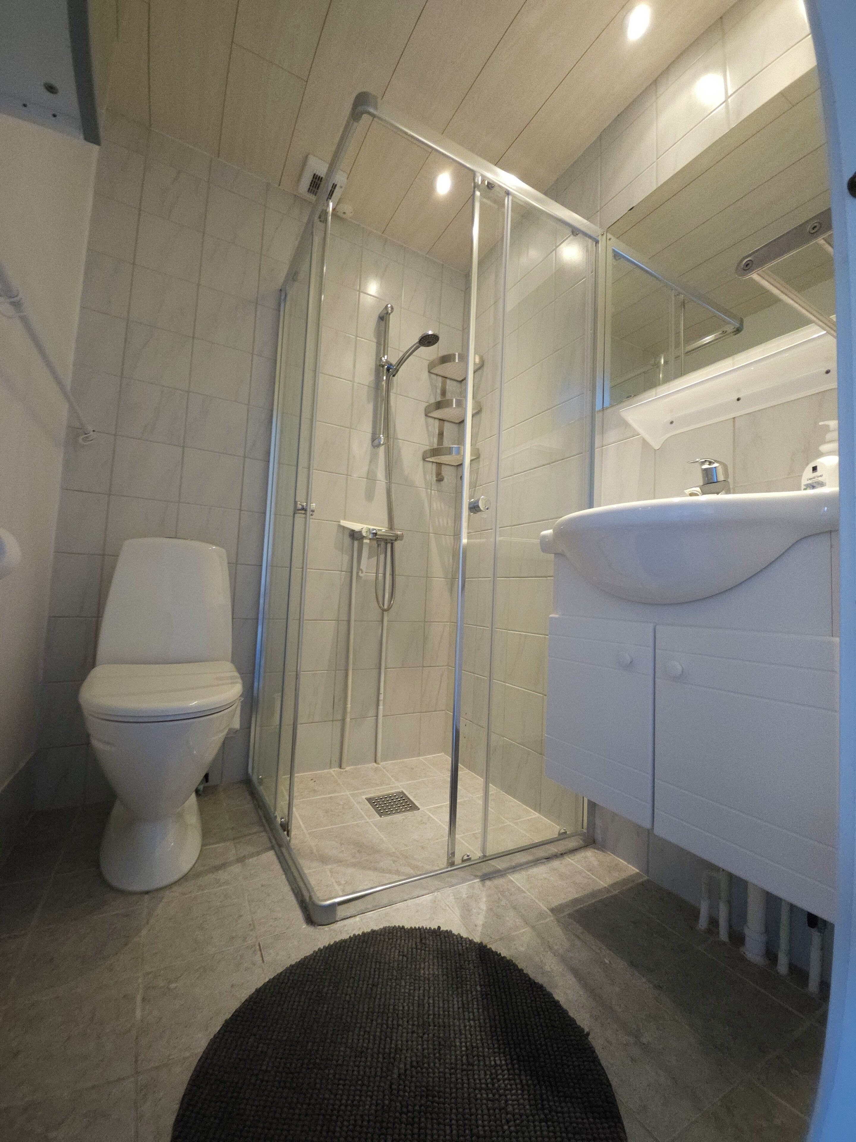 towels, soap, toilet paper