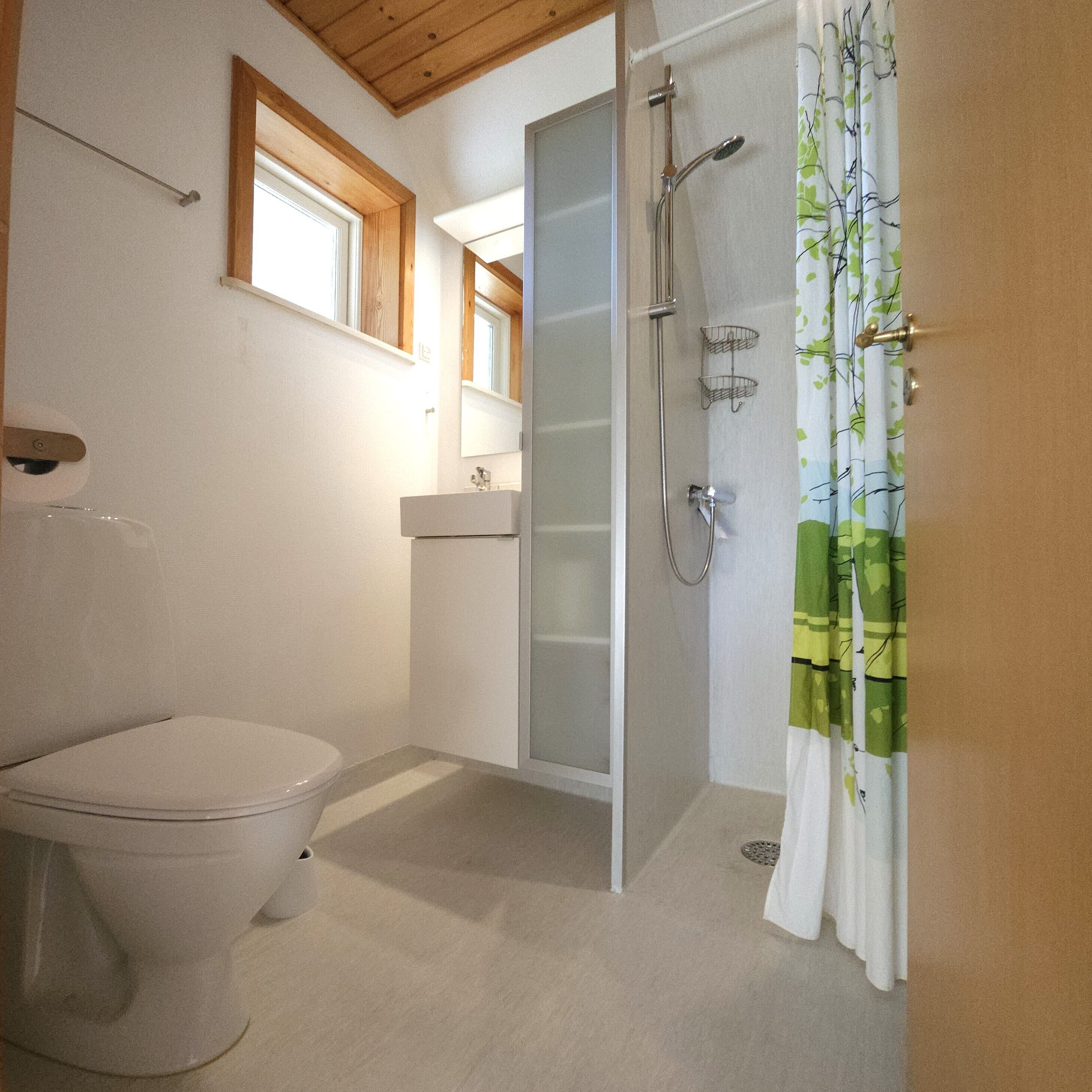 apartment, 1 king bed, balcony, sea view (a) | bathroom | towels, soap, toilet paper