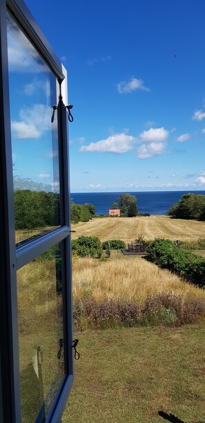 1 bedroom, desk, free WiFi, bed sheets