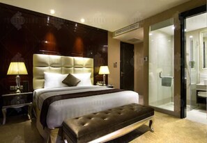 Chambre Deluxe | Literie de qualité supérieure, coffres-forts dans les chambres, bureau