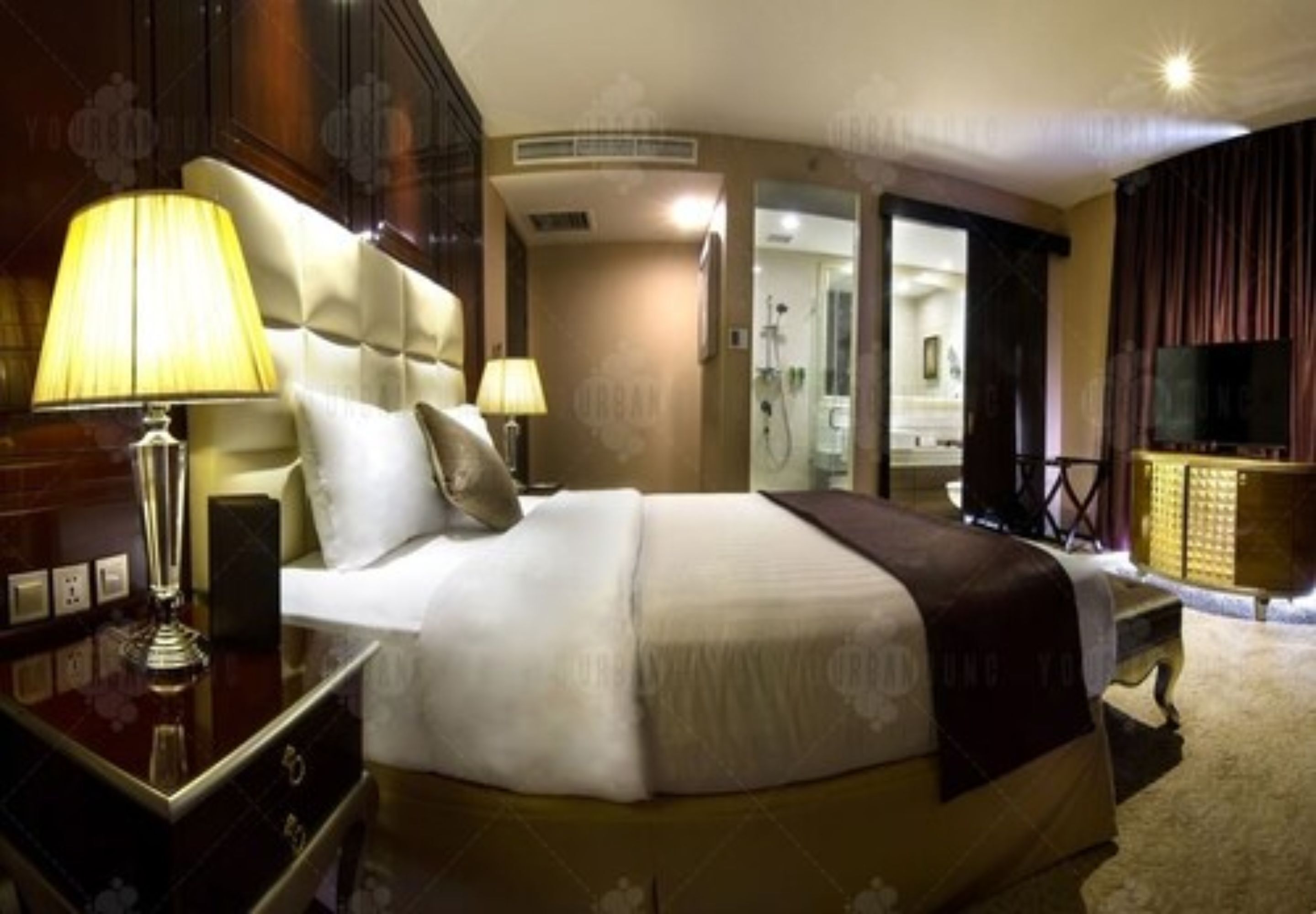 deluxe room | premium bedding, in-room safe, desk, laptop workspace