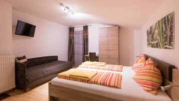 Apartment, 2 Bedrooms, Kitchen | Premium bedding, in-room safe, individually decorated, desk