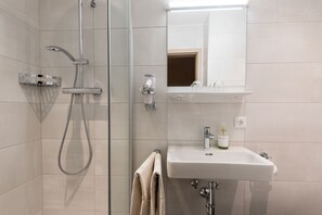 Wastafel kamar mandi