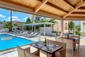 Outdoor dining - Nana Angela Apartments (Hersonissos)