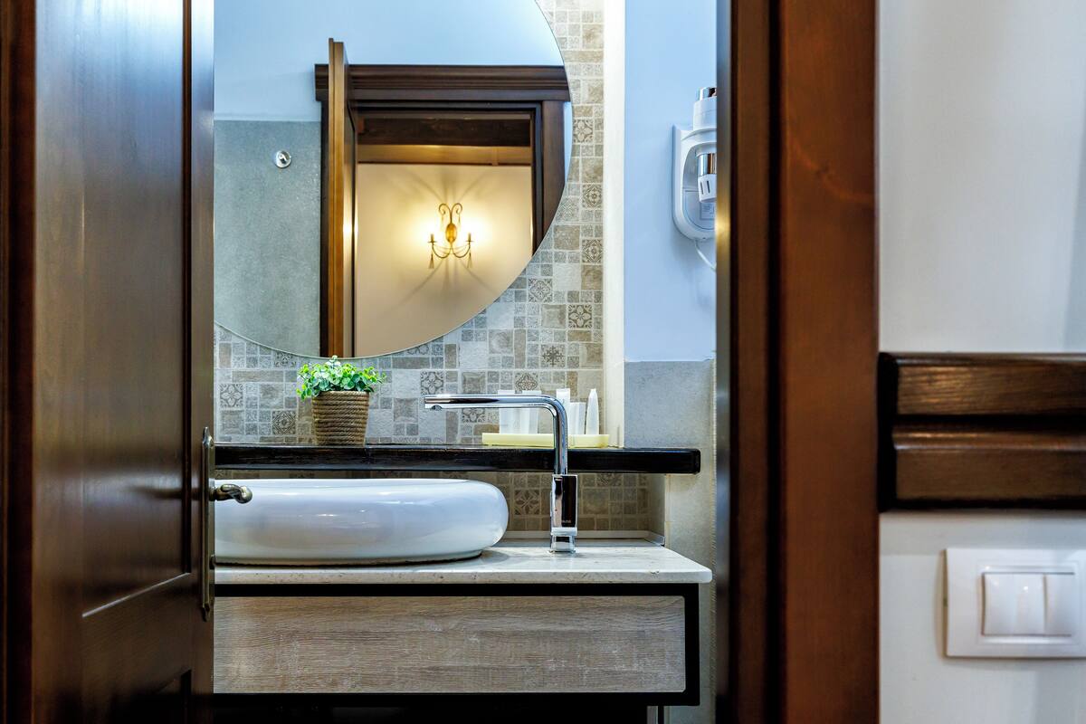 double room | bathroom | shower, free toiletries, hair dryer, bathrobes