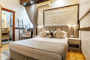 Double Room | 1 bedroom, premium bedding, minibar, in-room safe