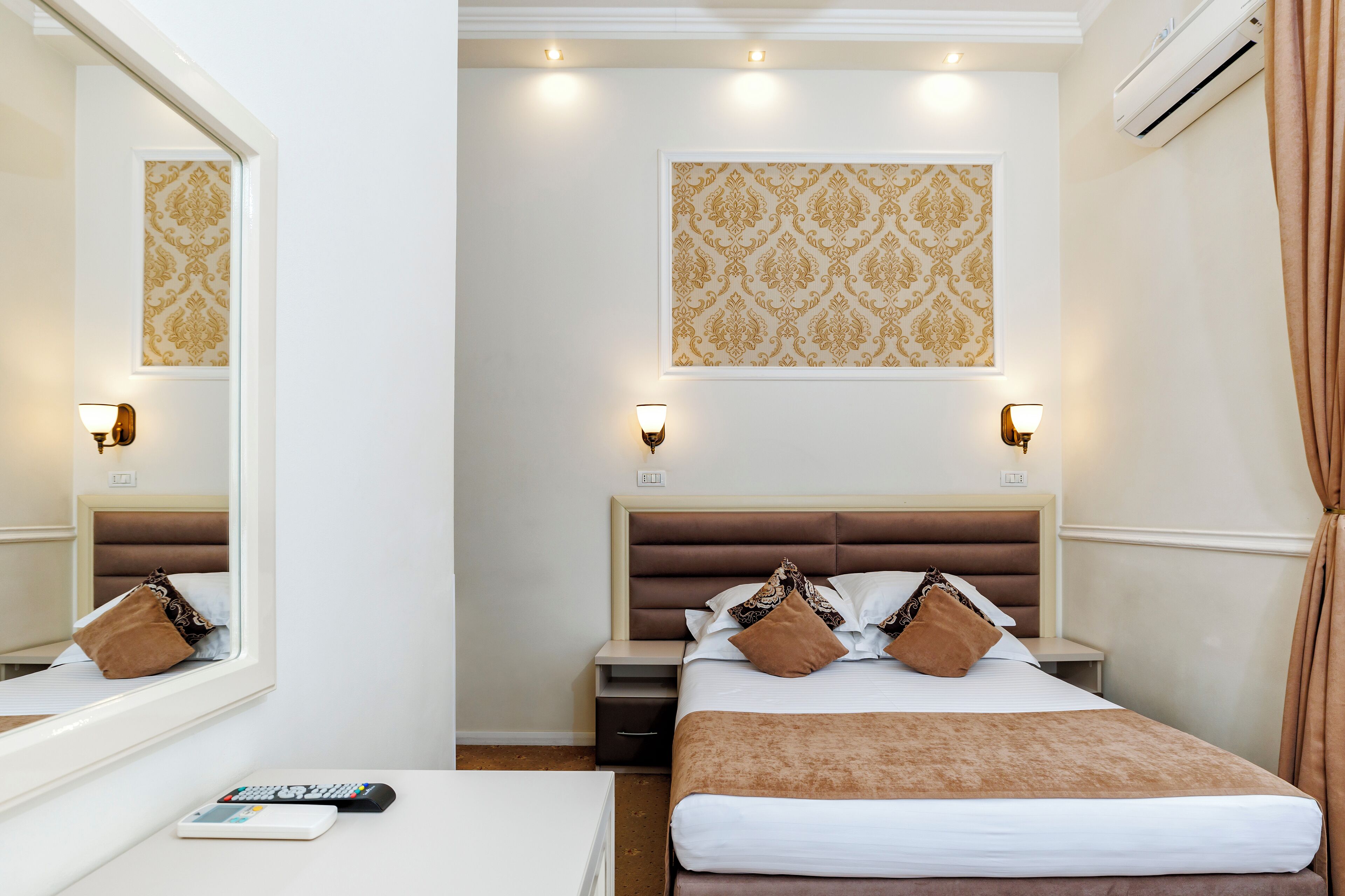double room | 1 bedroom, premium bedding, minibar, in-room safe