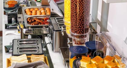 La Strada Boutique Villa