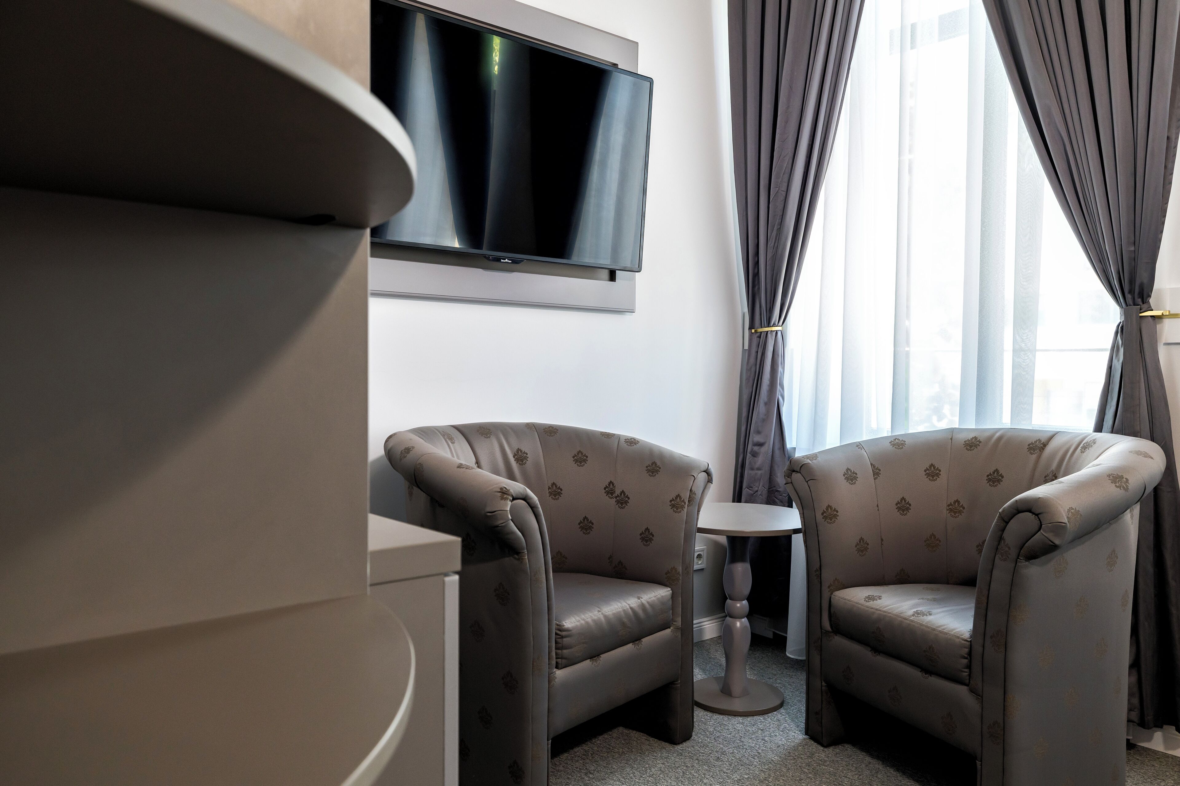 deluxe double or twin room, 1 bedroom | 1 bedroom, premium bedding, minibar, in-room safe