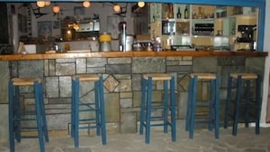 Poolside bar - Eleni's Apartments (Ierapetra)