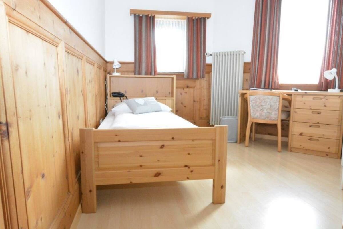 Single Room | In-room safe, desk, iron/ironing board (on request), cribs (free)
