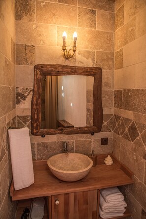 經典客房 | 浴室 | 提供毛巾