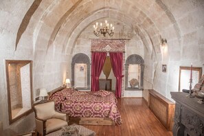 Superior Suite | Premium bedding, minibar, rollaway beds, free WiFi - The Cove Cappadocia (Ürgüp)