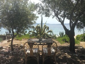 House, 1 Bedroom, Beachfront | Garden view
